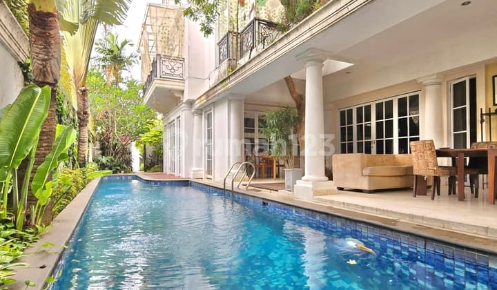 Rumah Klasik Dalam Townhouse Cipete One Gate Private Pool