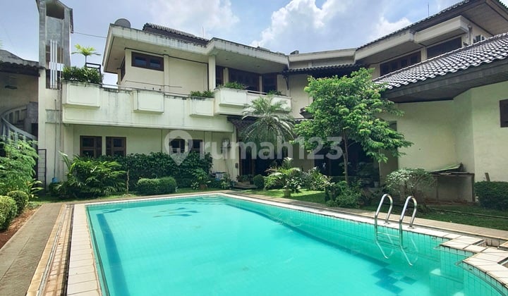 Rumah Luas di Area Premium Dekat Kawasan Bisnia Patra Kuningan