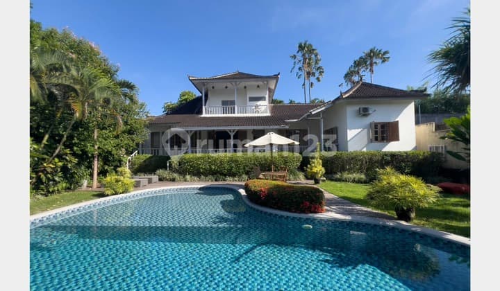Leasehold 24 Years 3Bedrooms Colonial Style Location At Canggu