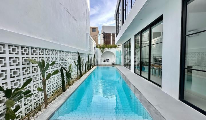 BRAND NEW 3 BEDROOM VILLA MINIMALIST MODERN STYLE IN PERERENAN CANGGU