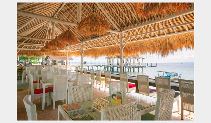 HOTEL 15 ROOMS BEACH FRONT GOOD FOR INVESTMENT PRIME LOCATION AT GILI MENO LOMBOK