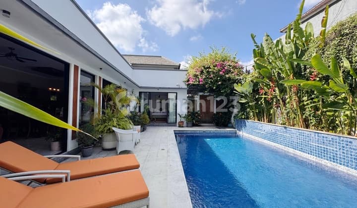 Single-Level 3-Bedroom Home with Modern Design in a Strategic Location at Berawa, Canggu