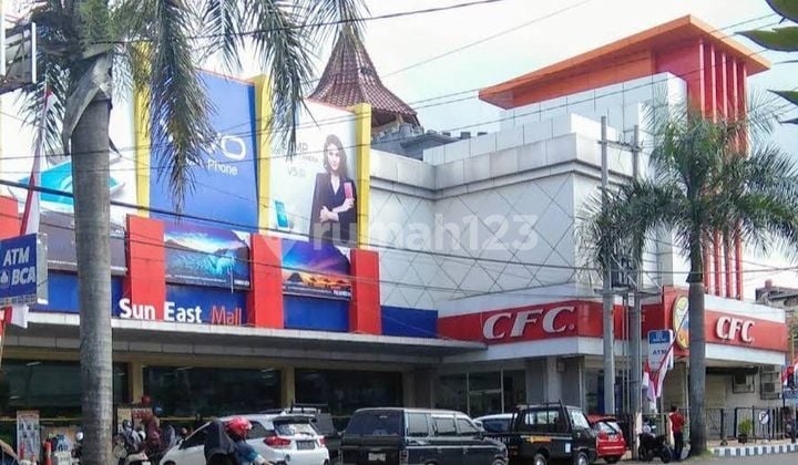 Di jual puaat perbelanjaan masih operasional banyuwangi