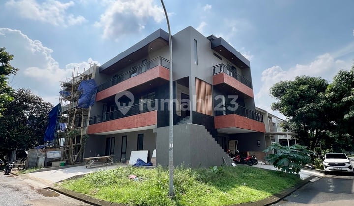 Bangunan Mandiri! Rumah Baru! Kawasan Sejuk Di Feronia Alam Sutera Selangkah Ke Mall Dan Hanya Selangkah Dari Toll