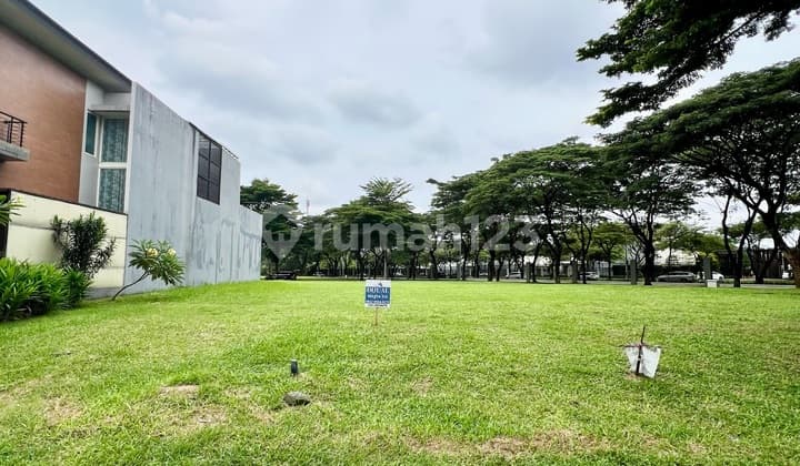 The Sultan of All Contents! Orlanda Cluster in an Elite Area with a Super Strategic and Special Location Right in the Heart of Alam Sutera! Perfect for Living, Negotiable! Located at Jl. Alam Sutera Boulevard, Pakualam, North Serpong District, South Tangerang City, Banten, Alam Sutera, Land PPJB 300.0.
