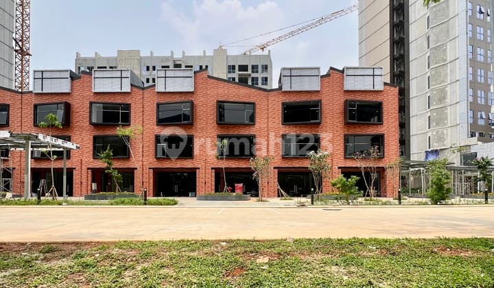 Ruko Elevee! Super Prime Berada di Bawah Apartemen Elevee! Market Sangat Luas dan Dikelilingi Perkantoran! Ruko Baru Siap Buka Bisnis