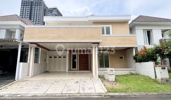 Fully Renovated! Move-in Ready Home in the Most Popular Cluster! Premium Area with 5-Star Facilities, Negotiable Price. Beautiful House on Jl. Alam Sutera Boulevard, Pakualam, North Serpong Subdistrict, South Tangerang City, Banten, Alam Sutera with Freehold Title (SHM).
