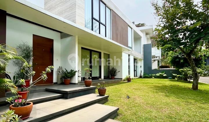 Hunian Rasa Villa! A Rare Corner Home At Vermont Parkland Bsd City! Elite Area, Best Location, Very Green Environment.