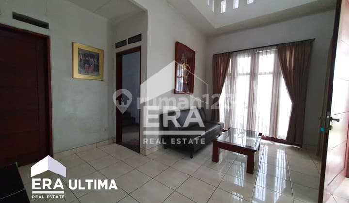 House Below Market Price, Fully Furnished, Suitable for Guesthouse in Cipaganti, Bandung.