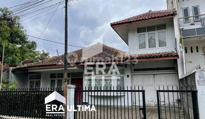 Rumah 2 Lt. Di Sayap Supratman Dekat Gedung Sate Bandung