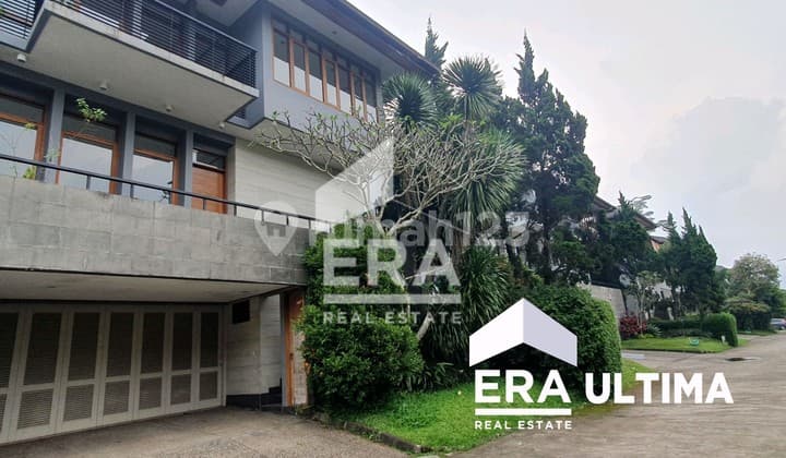 Great Unfurnished 2-Storey House Ready to Use in Setra Duta, Bandung.