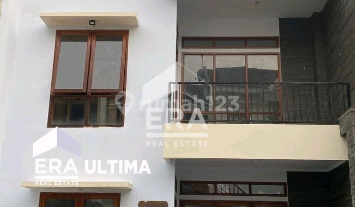 Rumah Unfurnished 2 Lt. Siap Huni di Setra Duta, Bandung