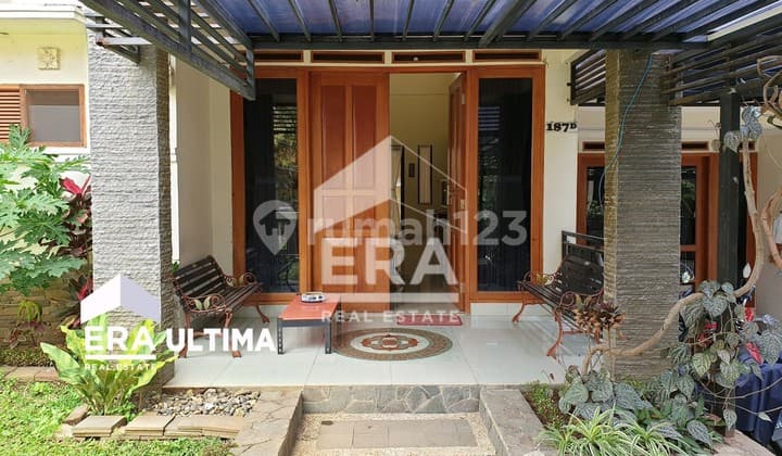 Rumah 2,5 Lantai Semi furnish di Setiabudi Regency Bandung.