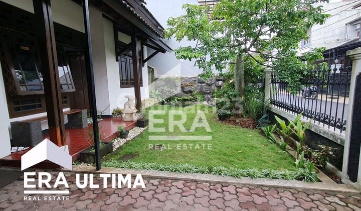 Rumah Full Furnished 1 LT. Taman Depan dan Belakang di Sarijadi, Sukasari Bandung.
