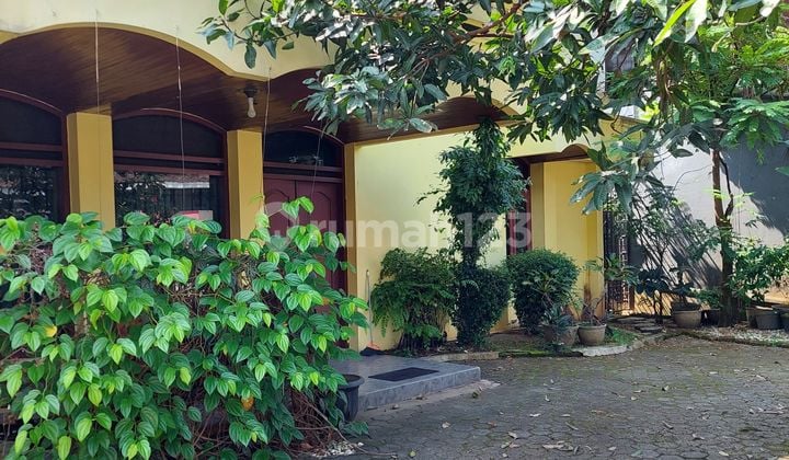 Wide Land House In Cisokan, Near Gedung Sate Bandung