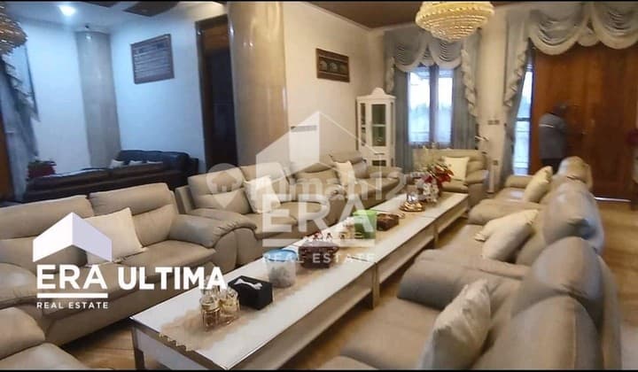 Rumah Mewah 3 LT. Cocok Utk Tempat Tinggal & Kantor di Mainroad Arcamanik, Bandung