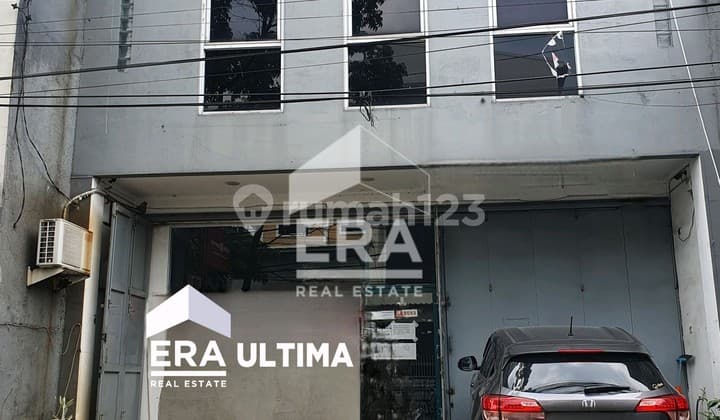 Strategis Ruko 3 Lt. Cocok Utk Usaha & Tempat Tinggal di Gunung Batu, Dekat Tol Pasteur.