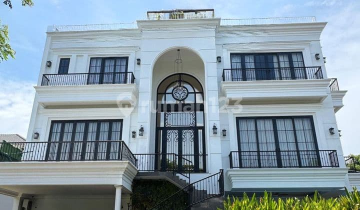 Rumah Mewah Golf Island Pik Posisi Hoek 300Meter Siap Huni