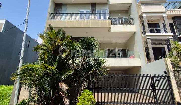 Grisenda Park House PIK 10x22 Facing North