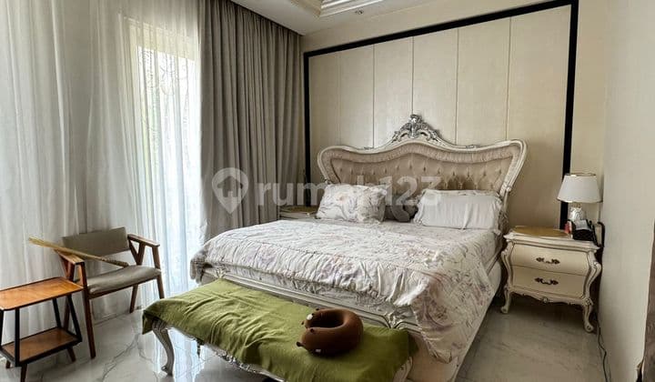 Rumah Crown Golf Pik1 Semi Furnish Sudah Renov View Danau