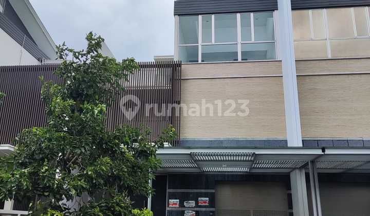 Mozart House Brand New 10X30m², Lift, Golf View