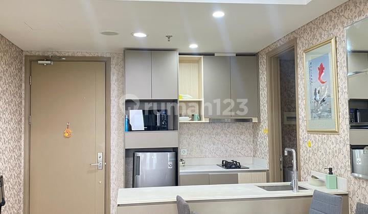 Apartemen Gold Coast Pik 2 kamar tidur 90 meter Berperabotan Pemandangan Terbaik