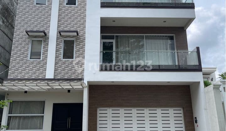 Rumah alam sutera 12x25 3lt furnished mewah dengan kolam renang