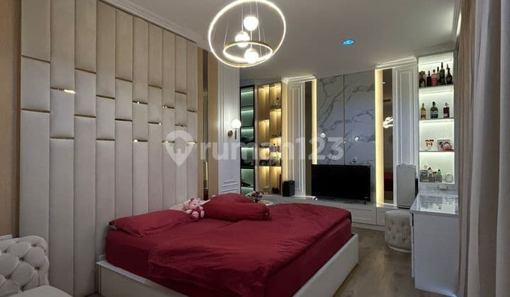 Rumah Golf Island Pik 10x25 Furnished Design Interior