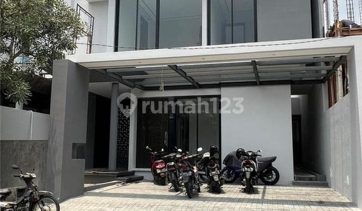 1651 Dijual Rumah Baru Stamford Raffles Citraland Surabaya Barat