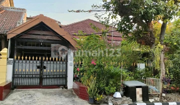 2029. Rumah di Jalan Ketintang Permai Surabaya Selatan