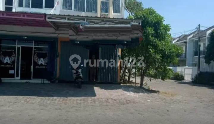 1419. East Green Mansion Shophouse, Waru, Sidoarjo