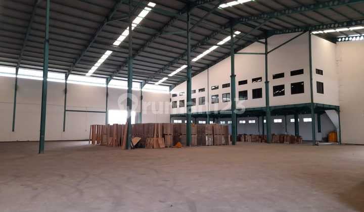 1580. Gudang Rungkut Industri Rungkut Surabaya Jawa Timur