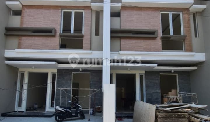 Fr12. Rumah Mulyosari Utara Surabaya Timur