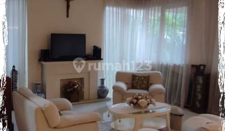 1633. Rumah Simpang Darmo Permai Selatan Surabaya Barat