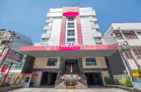 1038. Hotel Bintang 2 Jl Lembeh Makassar, Sulawesi