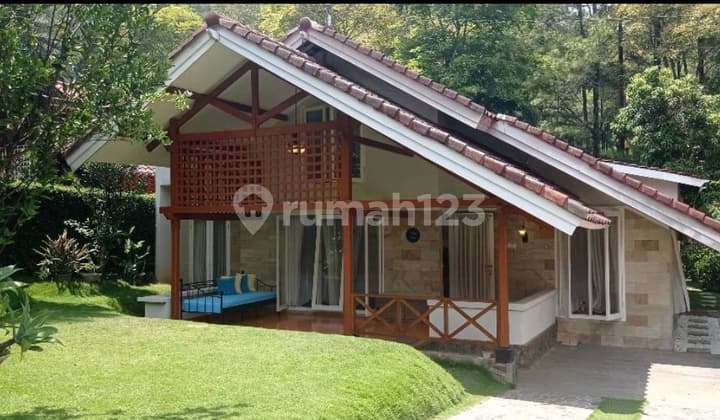 1915. Villa Siap Huni Grand Whiz Trawas Mojokerto