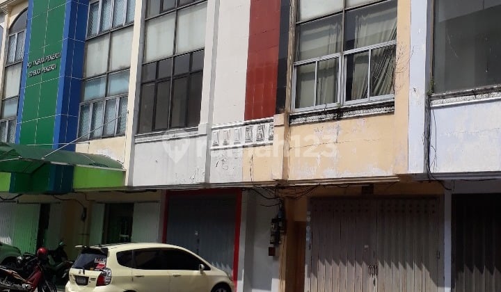 1880. Permata Juanda Super Block Shop House, Gedangan.