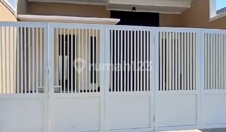 CC05. Rumah Komplek Elit Manyar Kertoadi Surabaya