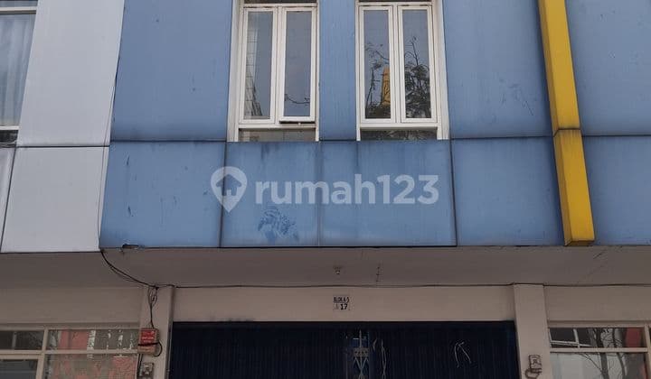 Green Garden Kebomas Shop House, Gresik