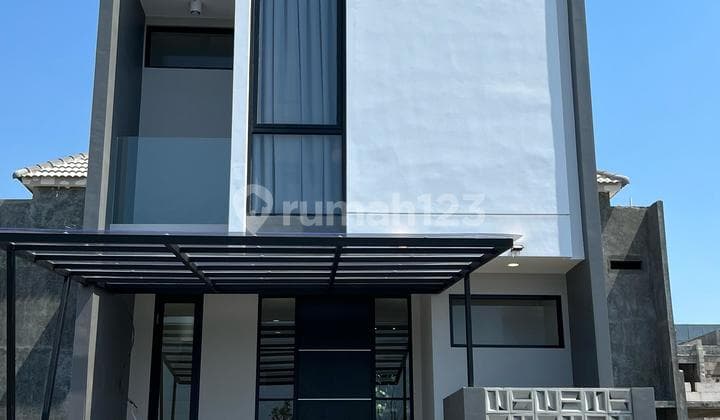 Royal Green Bay, Surabaya Timu