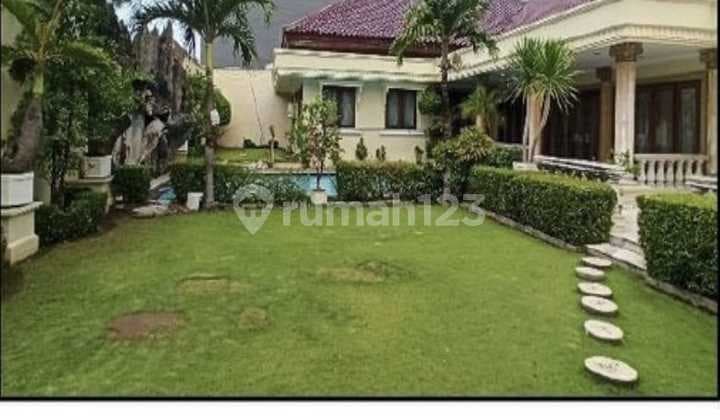 Rumah Mewah Jalan Raya Jemur Andayani, Surabaya.
