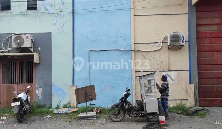 Gudang di Pergudangan Golden Blok A, Tambak Sawah,Sidoarjo Gudang di Pergudangan Golden Blok A, Tambak Sawah,Sidoarjo