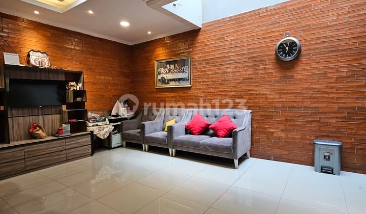 Rumah Bagus Siap Huni 2 lantai Gading Serpong Dekat Mall SMS