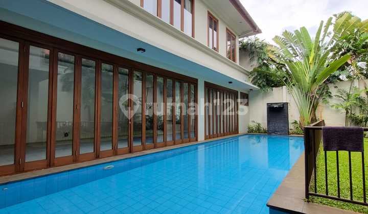 Turun Harga! Rumah Compound Bagus di Kemang, Lokasi Stretegis