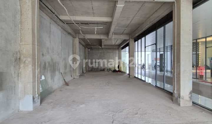 Ruang Usaha di Lantai Dasar Area Pondok Indah, Gedung Baru di Lokasi Prime