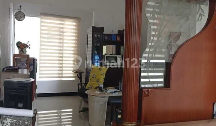 TKI House V Taman Kopo Indah 5 Bandung, strategically located on the main road.