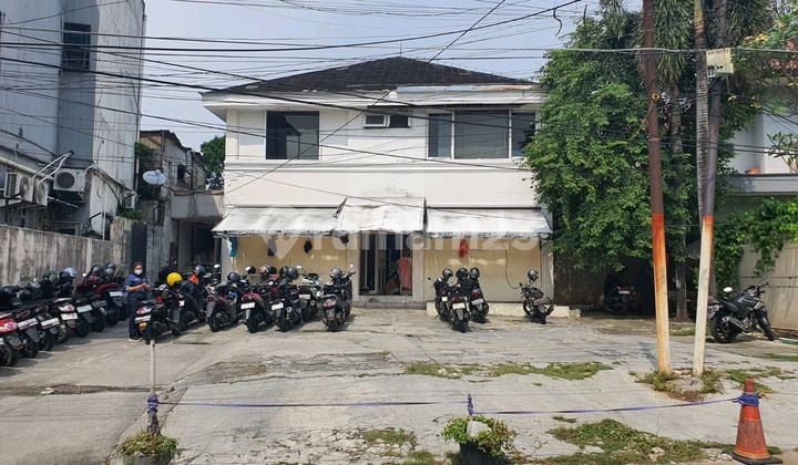 Rumah Lama 2 Lantai di Jl Kemang Selatan Jakarta Selatan Depan Hero 2Lt..Jarang ********