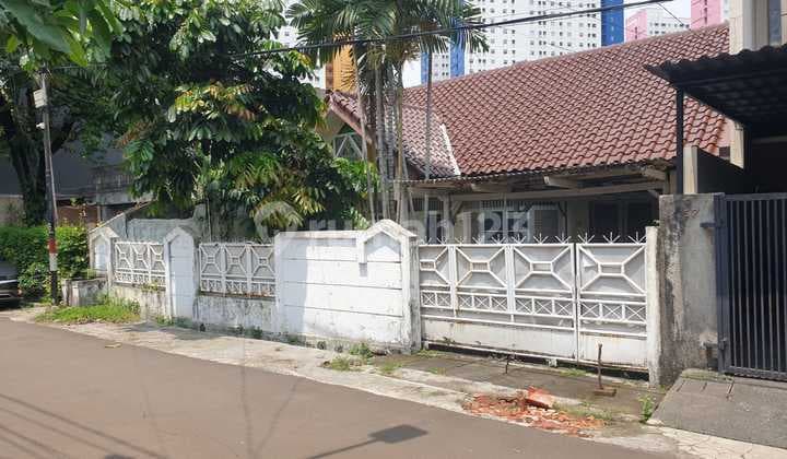Rumah Lama di Komplek Perhubungan Udara Cempaka Putih Jakarta Pusat Lt 3320M2 Murah Strategis Cash Only
