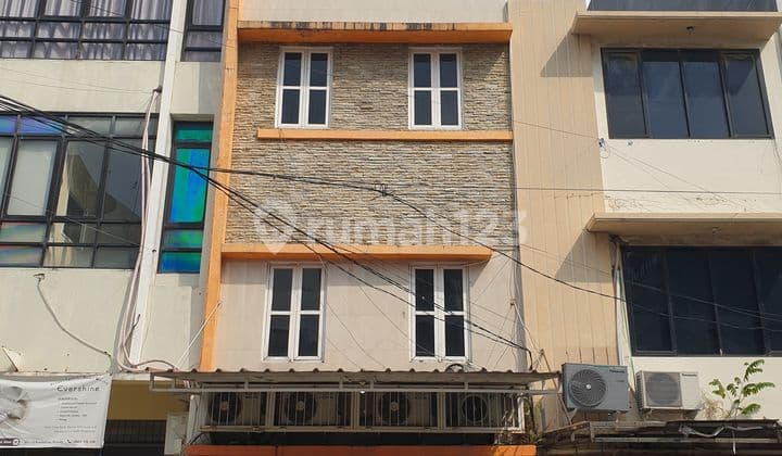 3-Story Commercial Shophouse on Jl Agung Niaga, Sunter Agung, North Jakarta, Land Area 90m², Cash Only