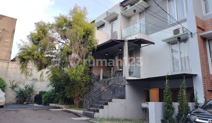 Rumah Cantik 3 Lantai di Dream Residence Town.house Cilandak Pasar Minggu Jakarta Selatan LT 144M2 Murah